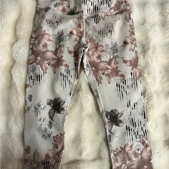 CALIA - Picture 2 of 5